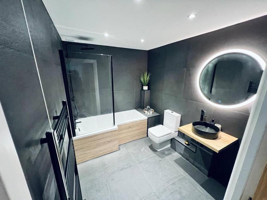 Апартаменты 2 Bed Harbourside Penthouse With Hot Tub & Stunning Roof Terrace Уэймут Экстерьер фото